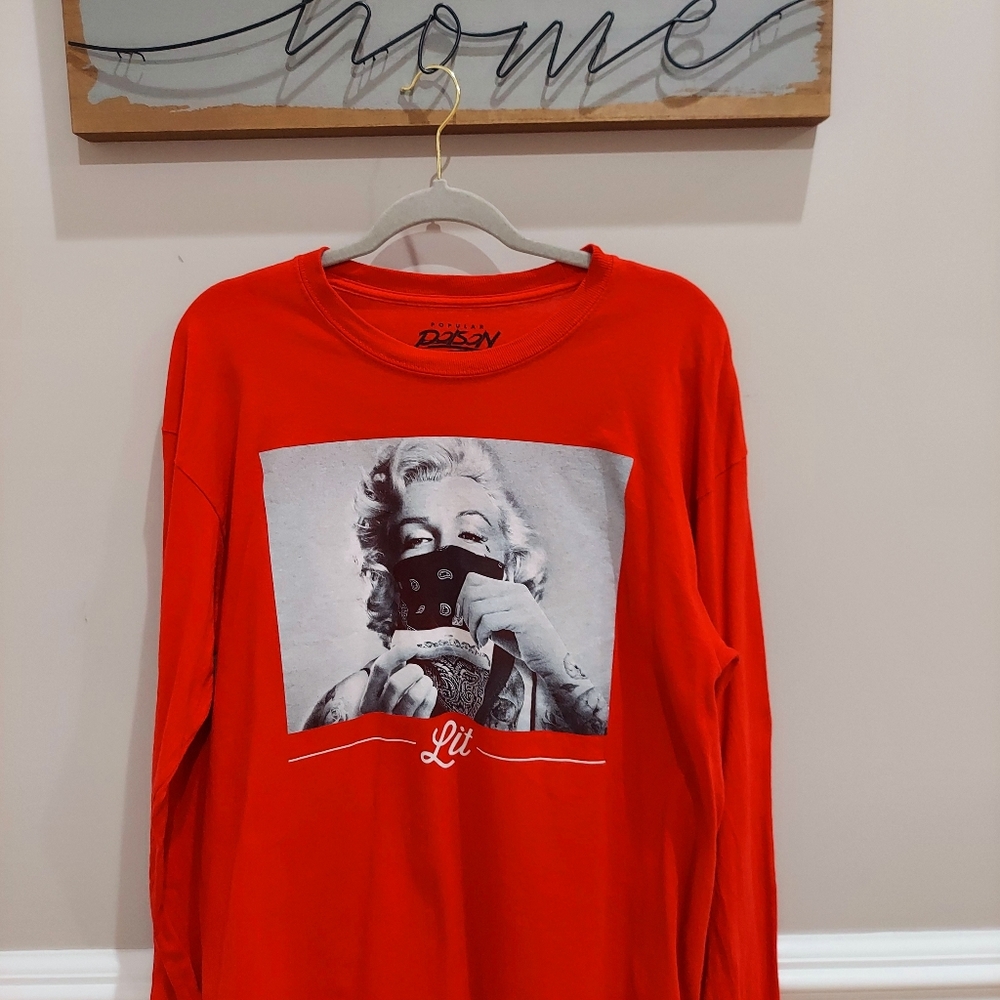 LIT graphic long-sleeved tee